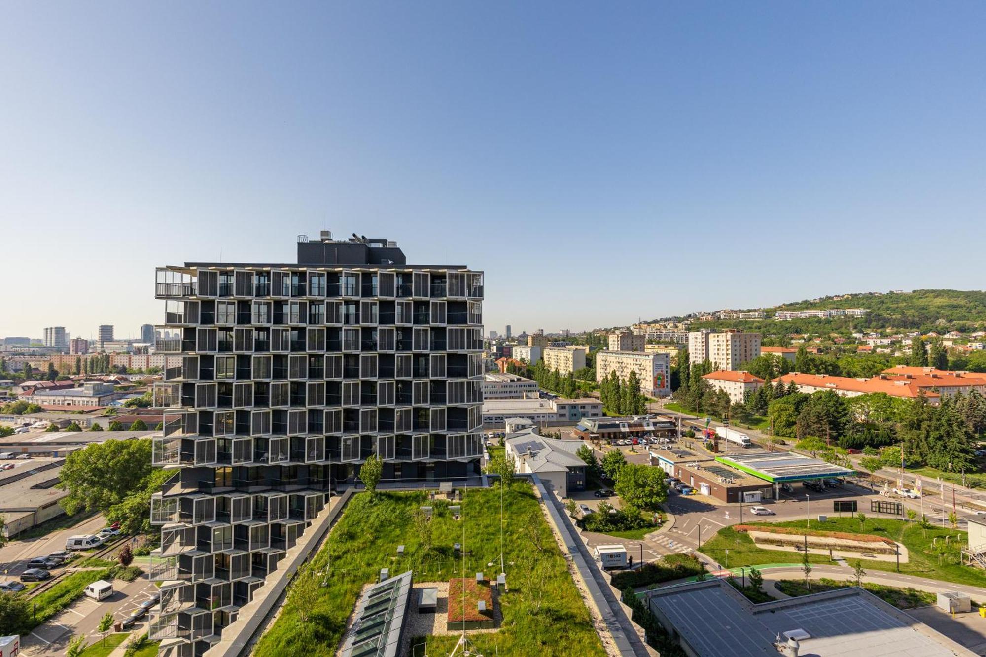 Bnb Slovakia Guthaus 64D Bratislava Luaran gambar