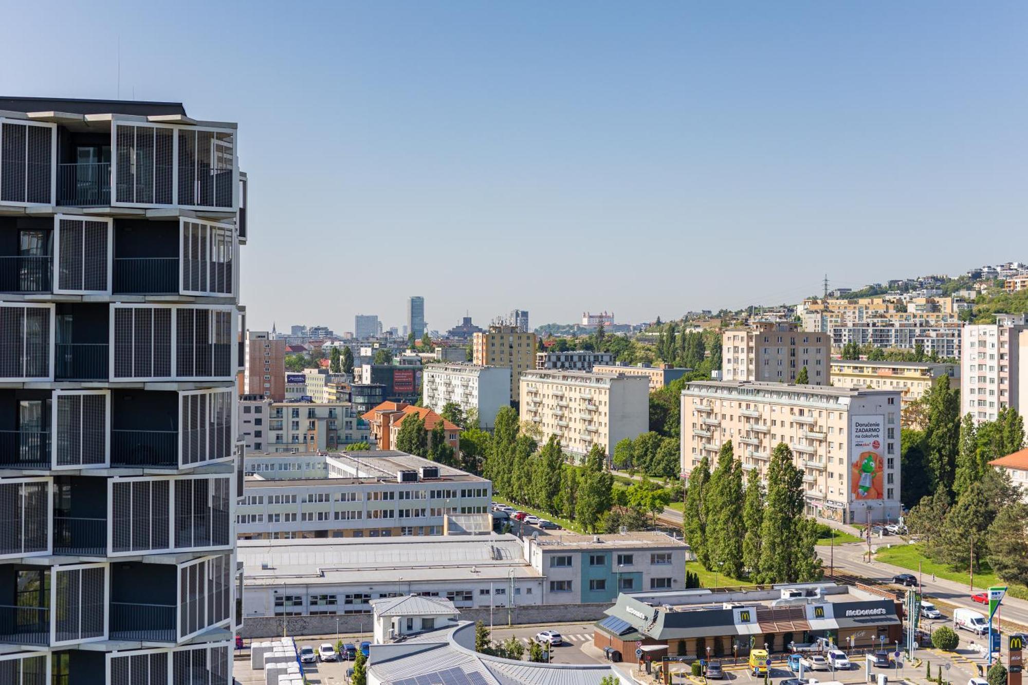 Bnb Slovakia Guthaus 64D Bratislava Luaran gambar