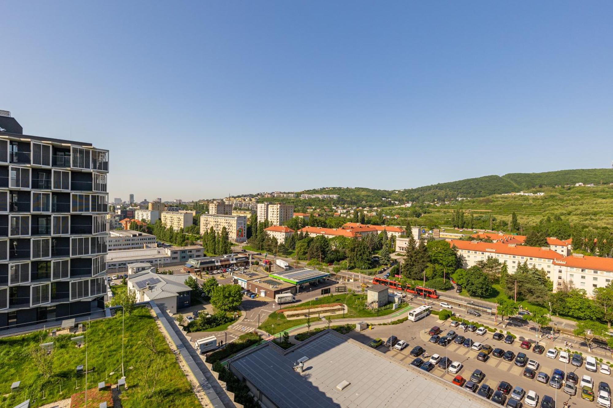 Bnb Slovakia Guthaus 64D Bratislava Luaran gambar